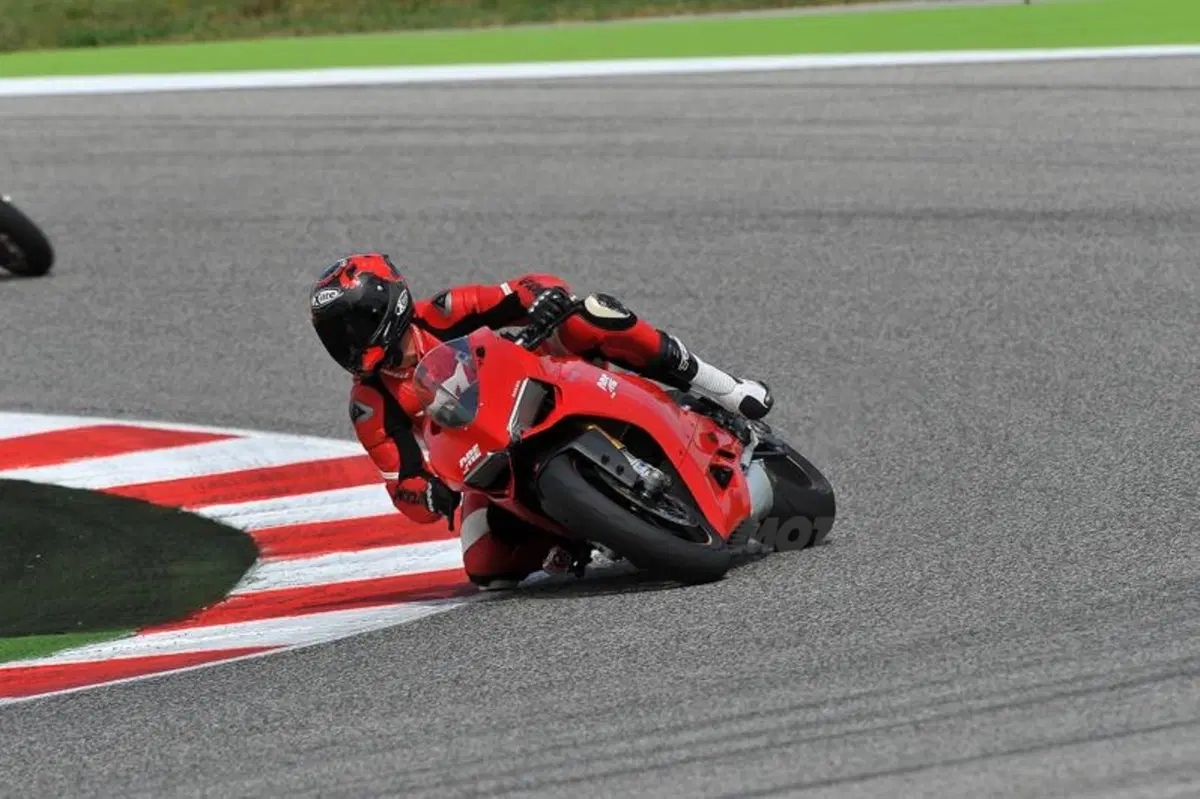 Pirelli Diablo Day 2014, in pista con Diablo Corsa e Supercorsa SP (13)