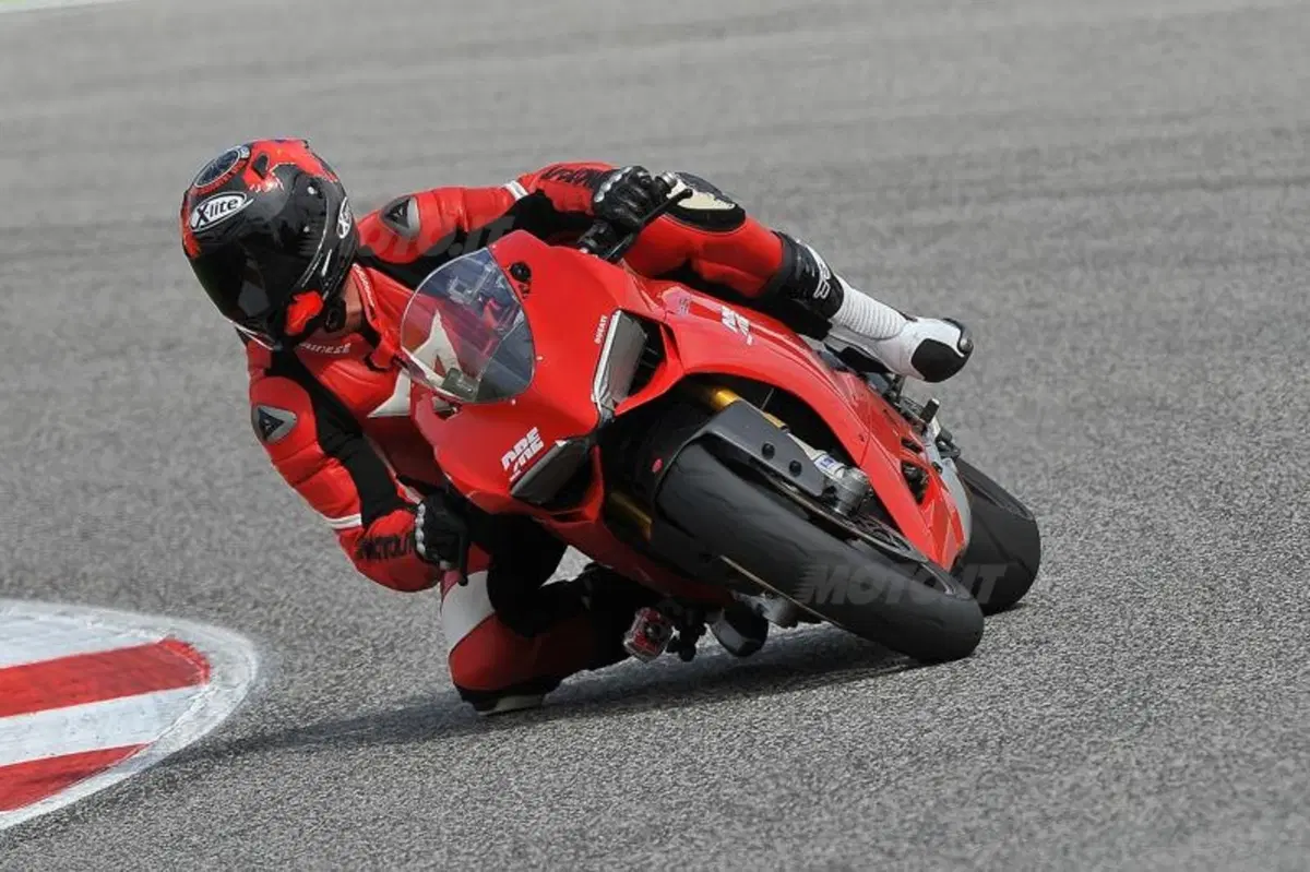 Pirelli Diablo Day 2014, in pista con Diablo Corsa e Supercorsa SP (14)