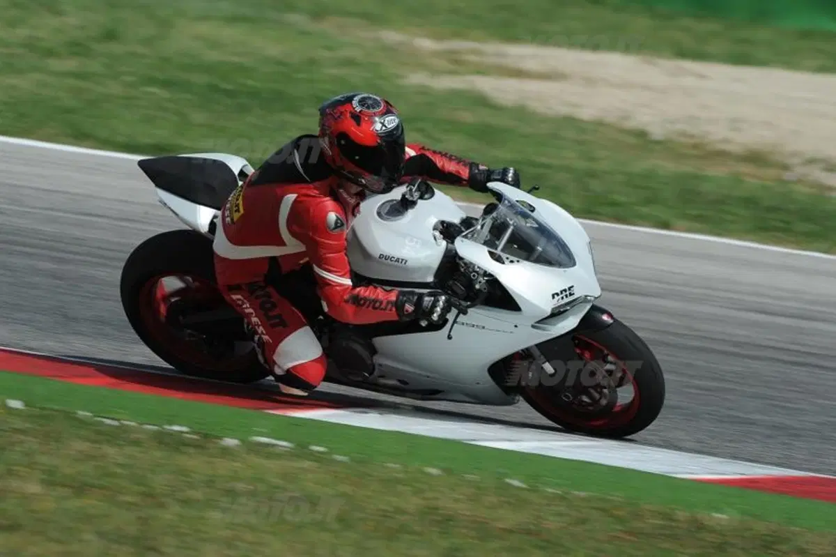 Pirelli Diablo Day 2014, in pista con Diablo Corsa e Supercorsa SP (16)