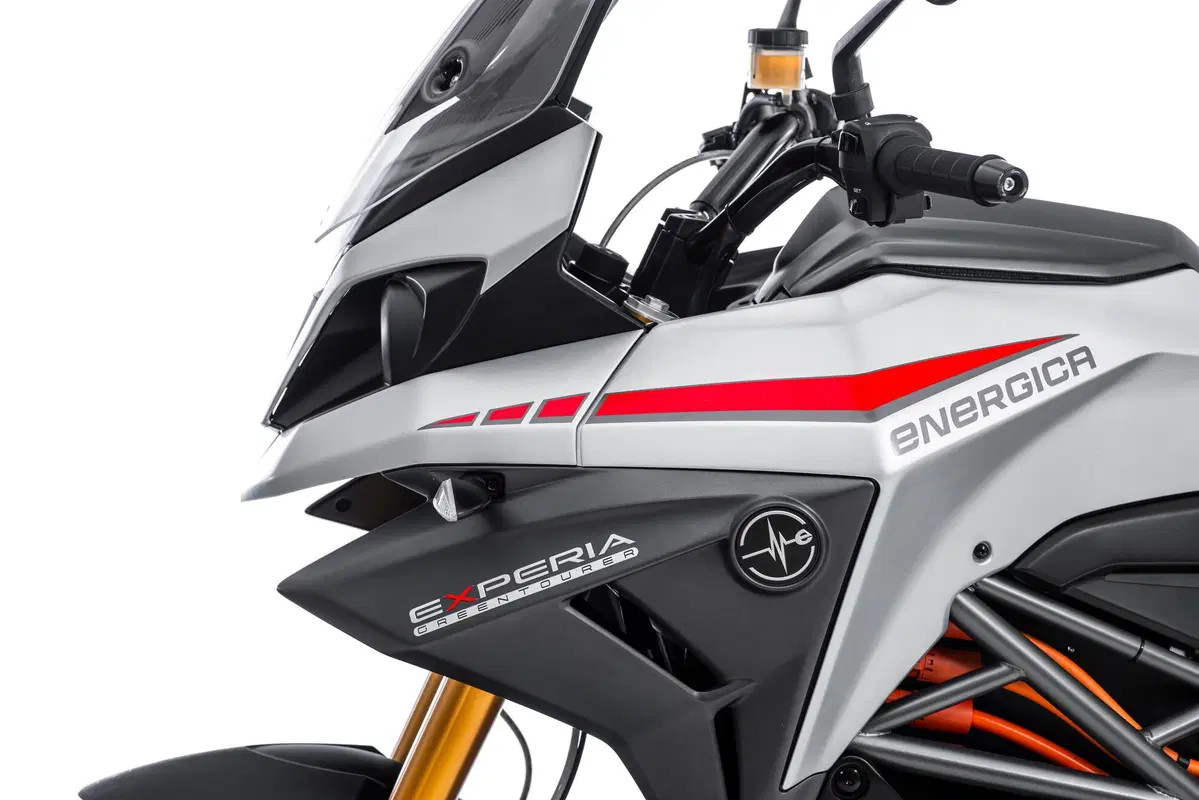 Energica svela Experia: è la vera alternativa elettrica per viaggiare? (12)