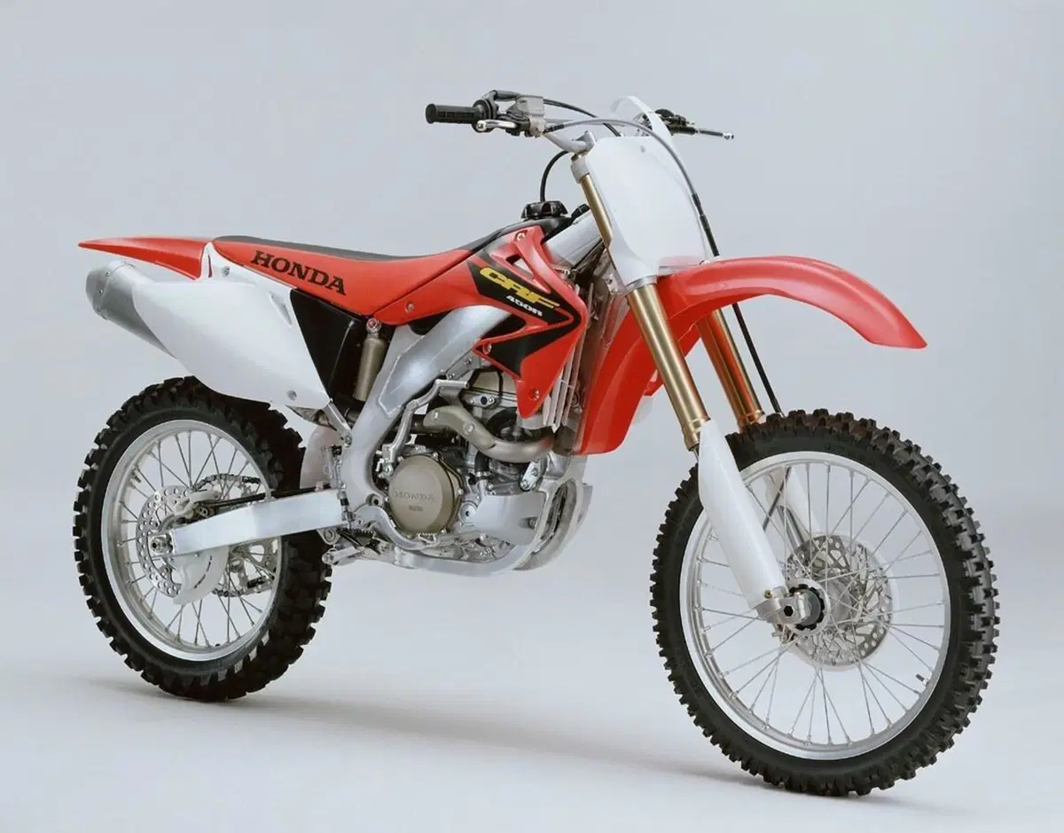 Honda CRF450R Anniversary e CRF250R 2023: 50 anni da protagoniste (9)