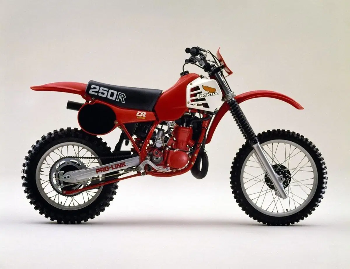 Honda CRF450R Anniversary e CRF250R 2023: 50 anni da protagoniste (7)
