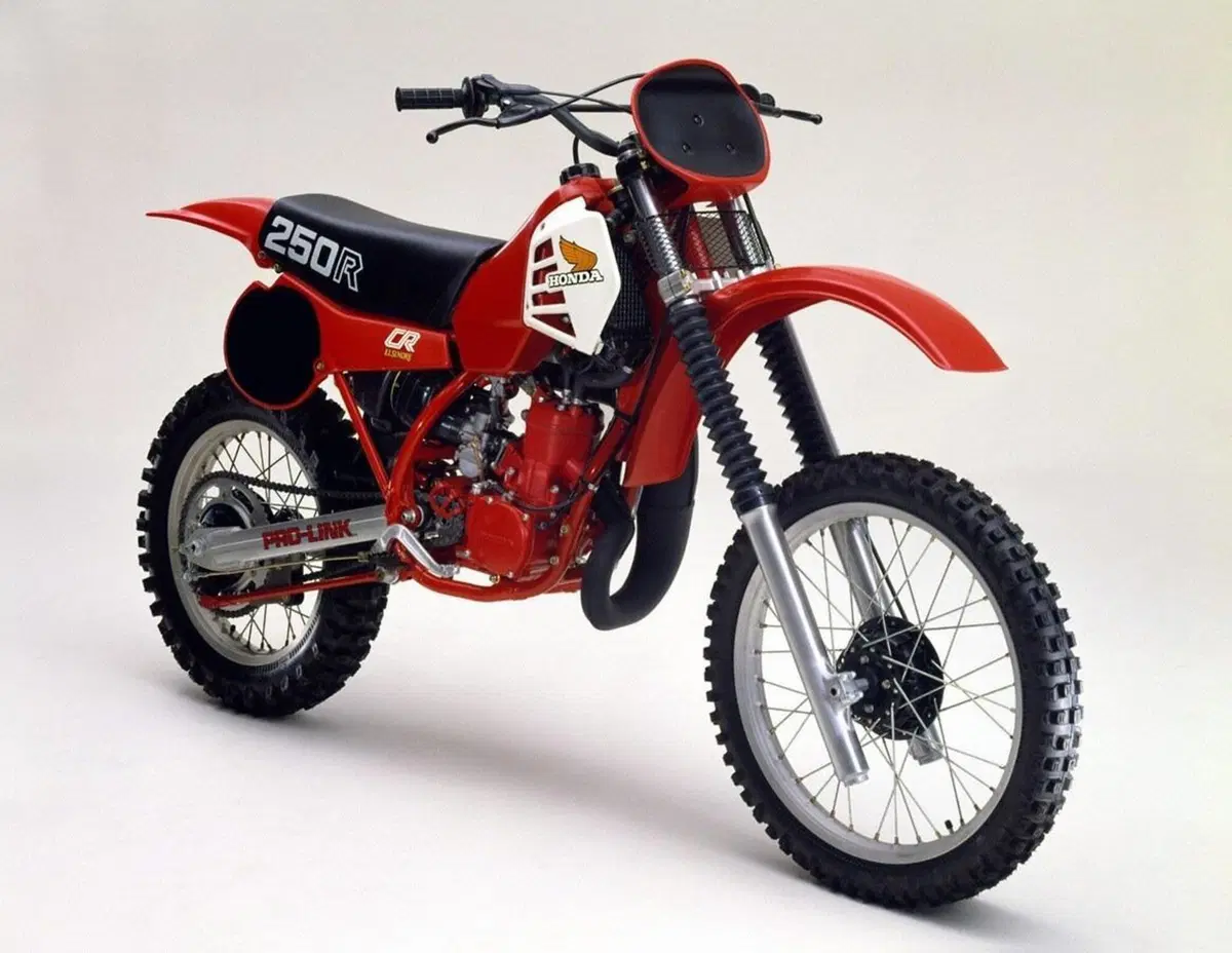 Honda CRF450R Anniversary e CRF250R 2023: 50 anni da protagoniste (6)