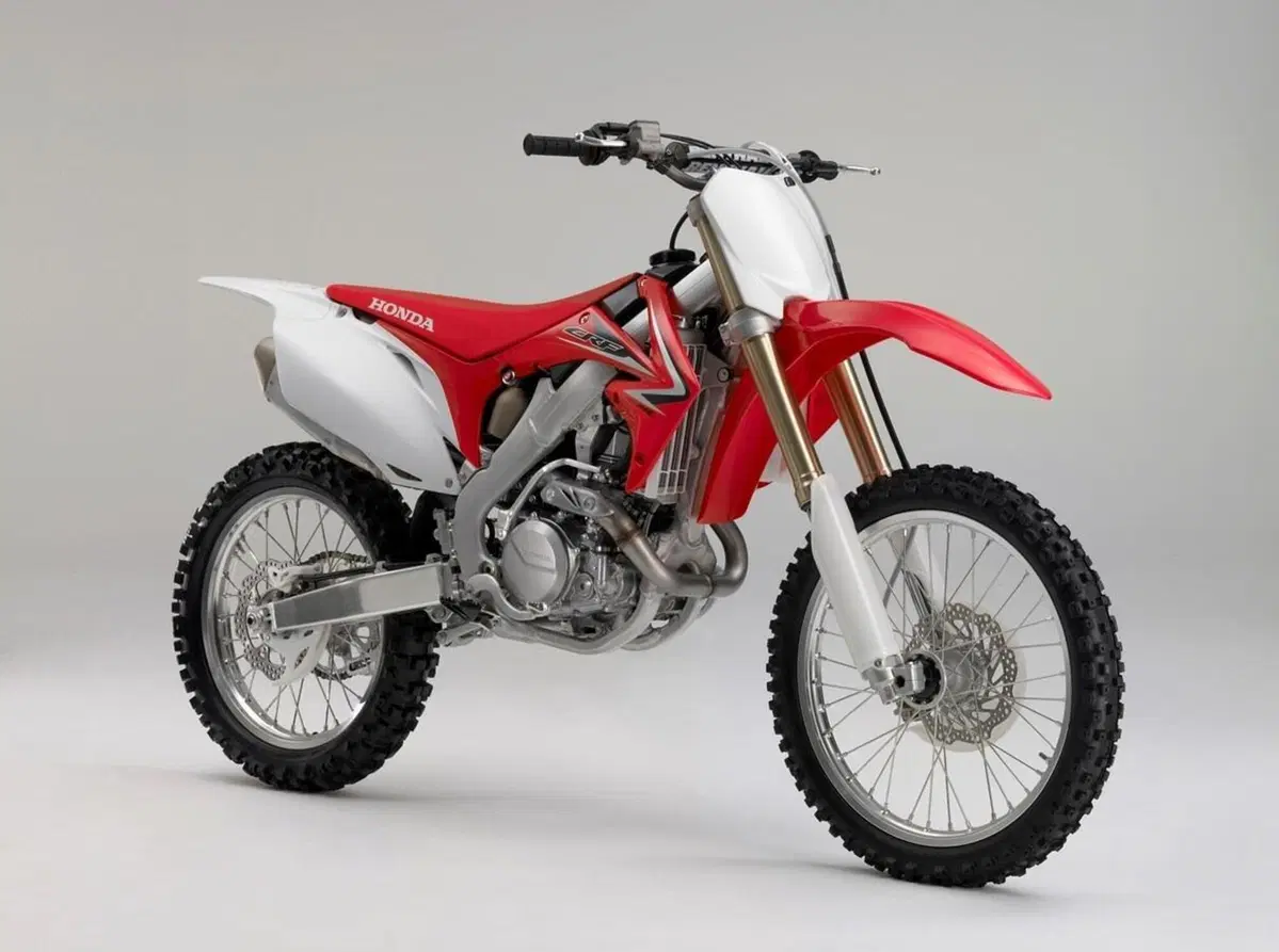 Honda CRF450R Anniversary e CRF250R 2023: 50 anni da protagoniste (11)