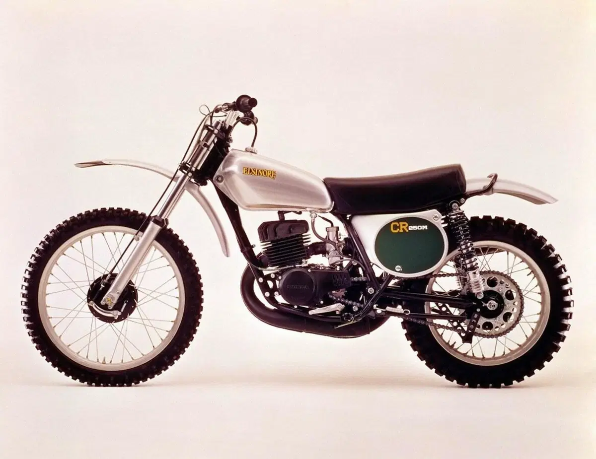 Honda CRF450R Anniversary e CRF250R 2023: 50 anni da protagoniste (12)