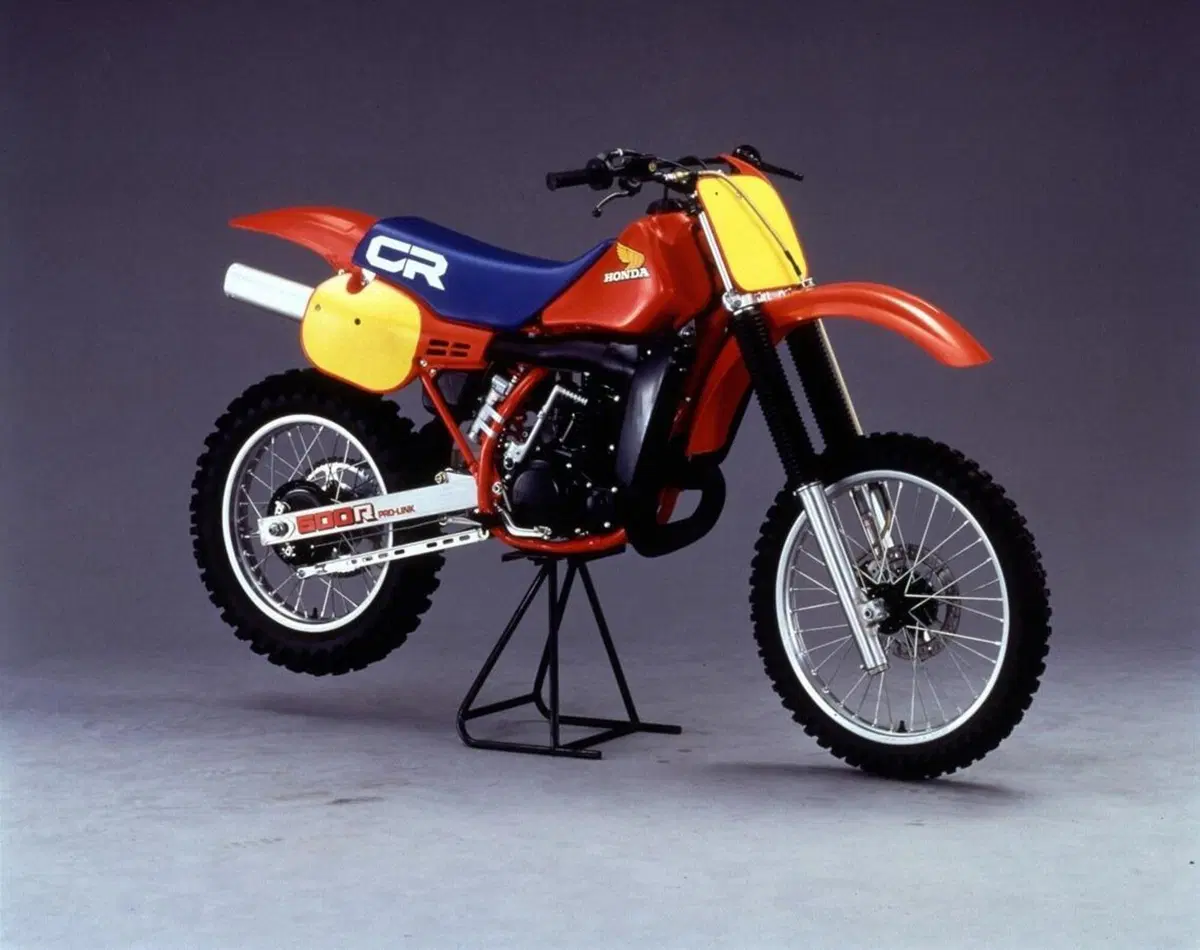 Honda CRF450R Anniversary e CRF250R 2023: 50 anni da protagoniste (16)