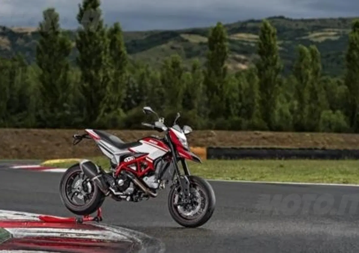 WDW 2014: Bayliss e Checa tengono a battesimo la Ducati Hypermotard SP 2015!