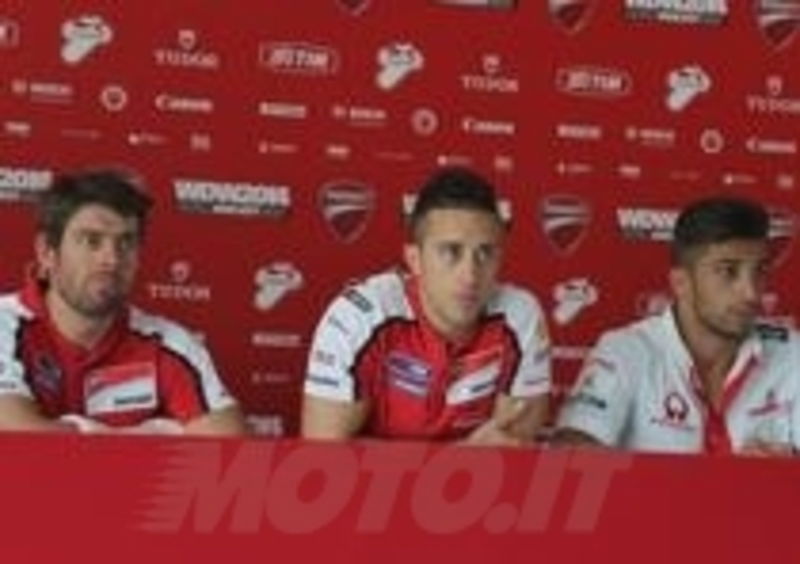 Formazione invariata per il Team Ducati MotoGP 2015
