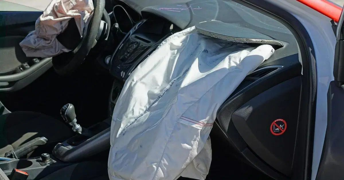 Terrore: tre automobilisti su quattro usano lo smartphone alla guida (e ce ne siamo accorti tutti...)