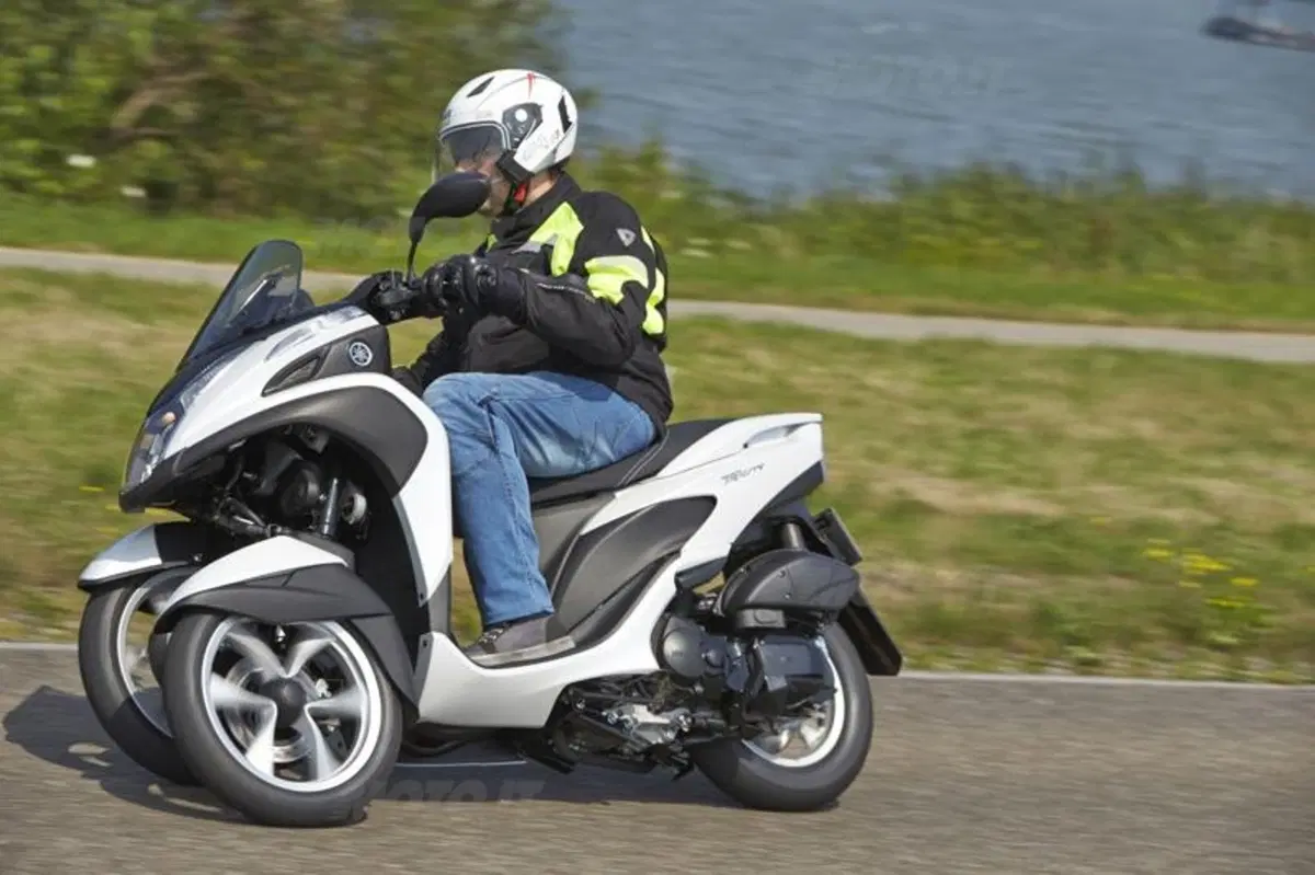 Yamaha Tricity (4)