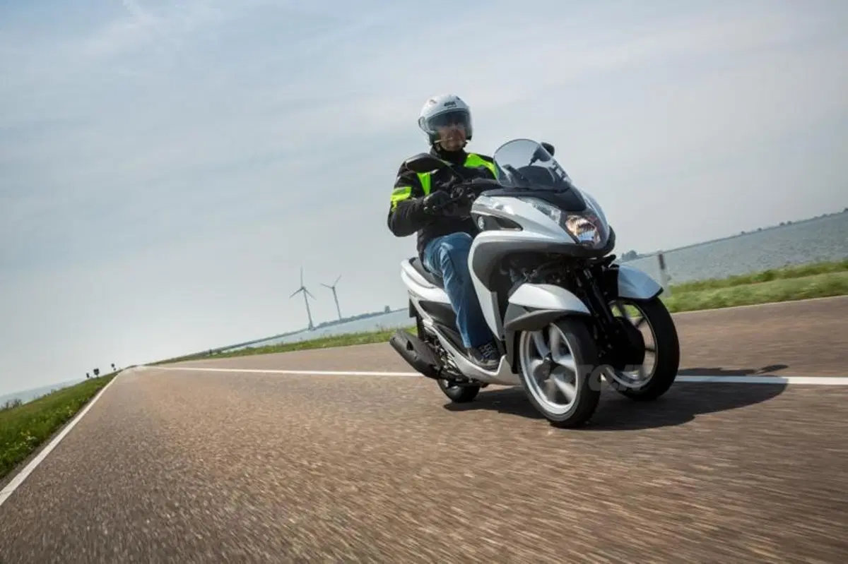 Yamaha Tricity (7)