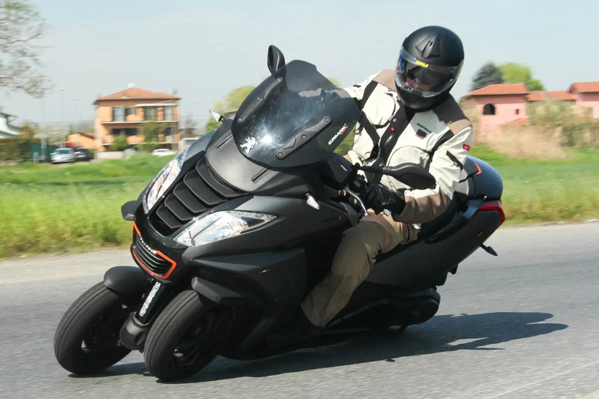 Comparativa scooter tre ruote (47)