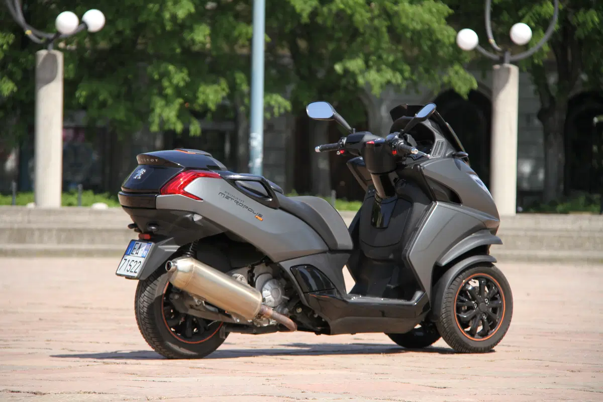 Comparativa scooter tre ruote (50)