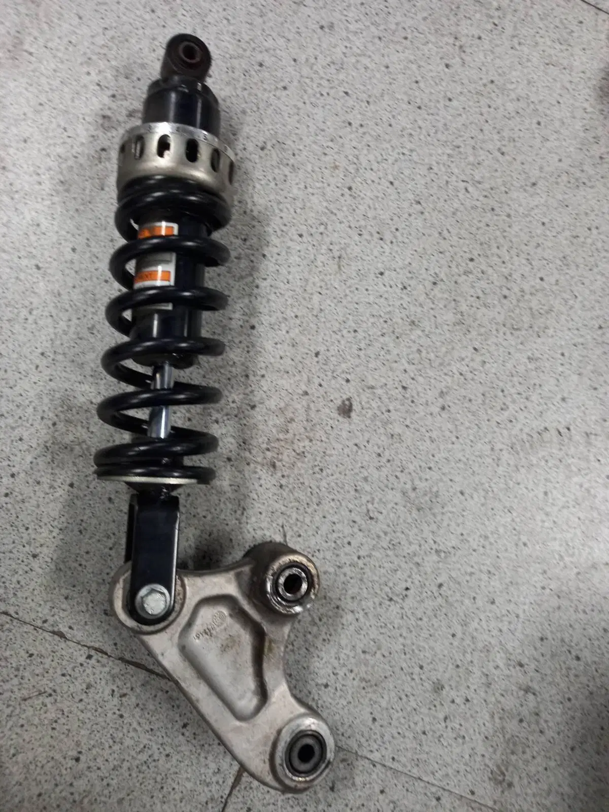 Ammortizzatore con supporto Gilera Nexus 500 2003- (3)