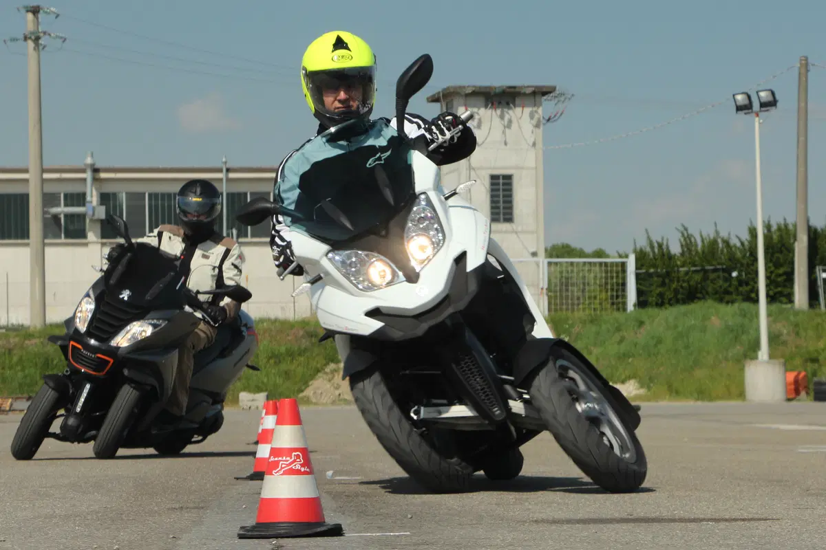 Comparativa scooter tre ruote (23)