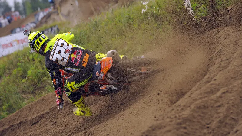 Airoh sponsorizza il film "Tony Cairoli The Movie"