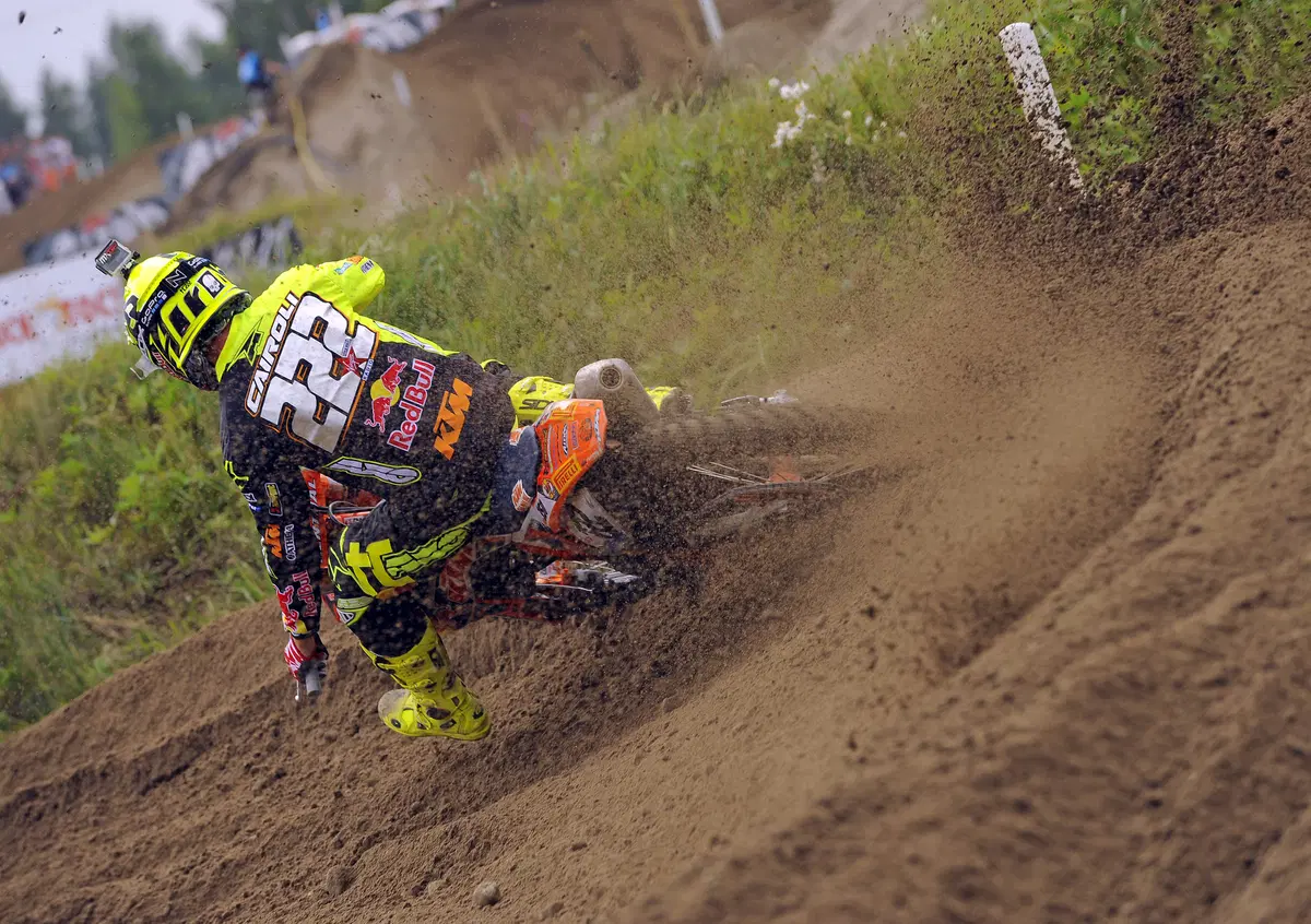 Airoh sponsorizza il film "Tony Cairoli The Movie"