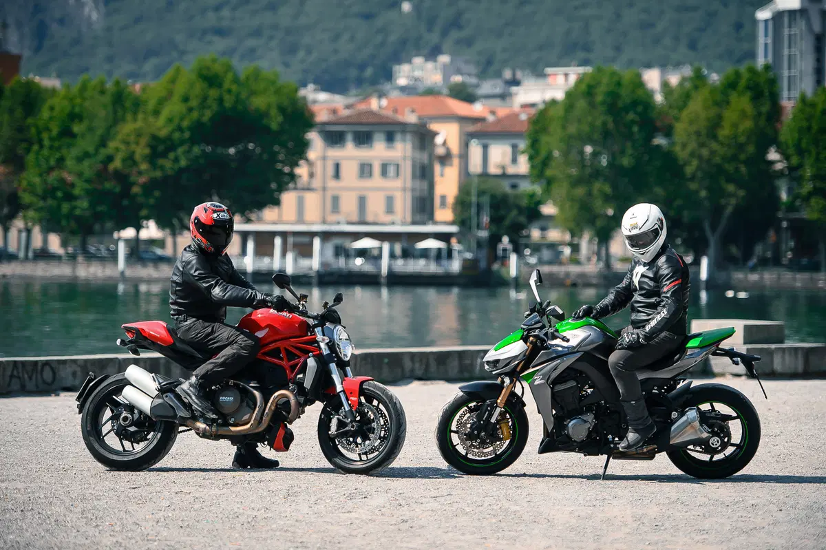 Ducati Monster 1200 vs Kawasaki Z1000 2014 (24)
