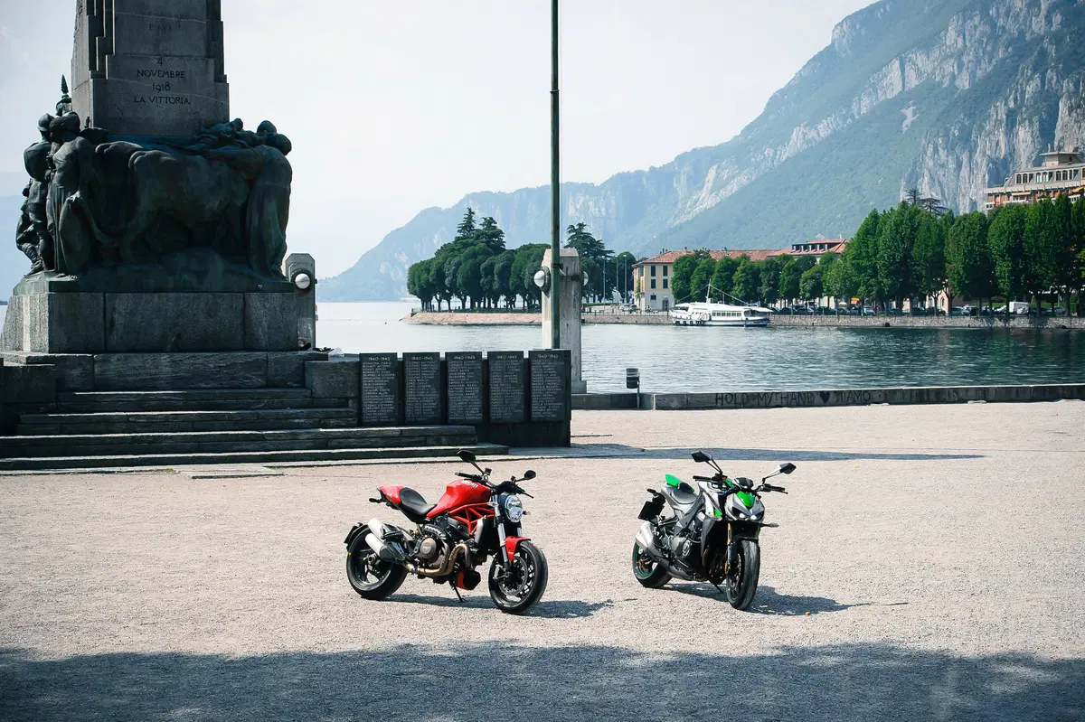 Ducati Monster 1200 vs Kawasaki Z1000 2014 (25)