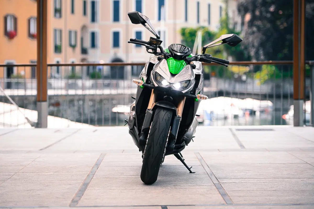 Ducati Monster 1200 vs Kawasaki Z1000 2014 (34)