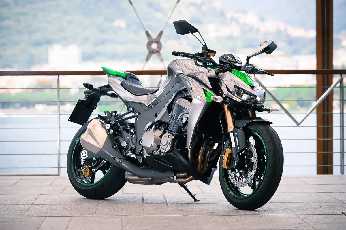 Ducati Monster 1200 vs Kawasaki Z1000 2014 (36)