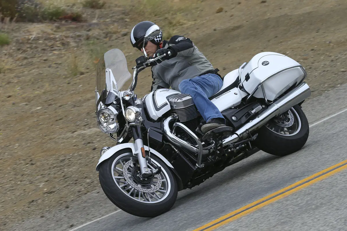Moto Guzzi California 1400 Touring Custom (3)