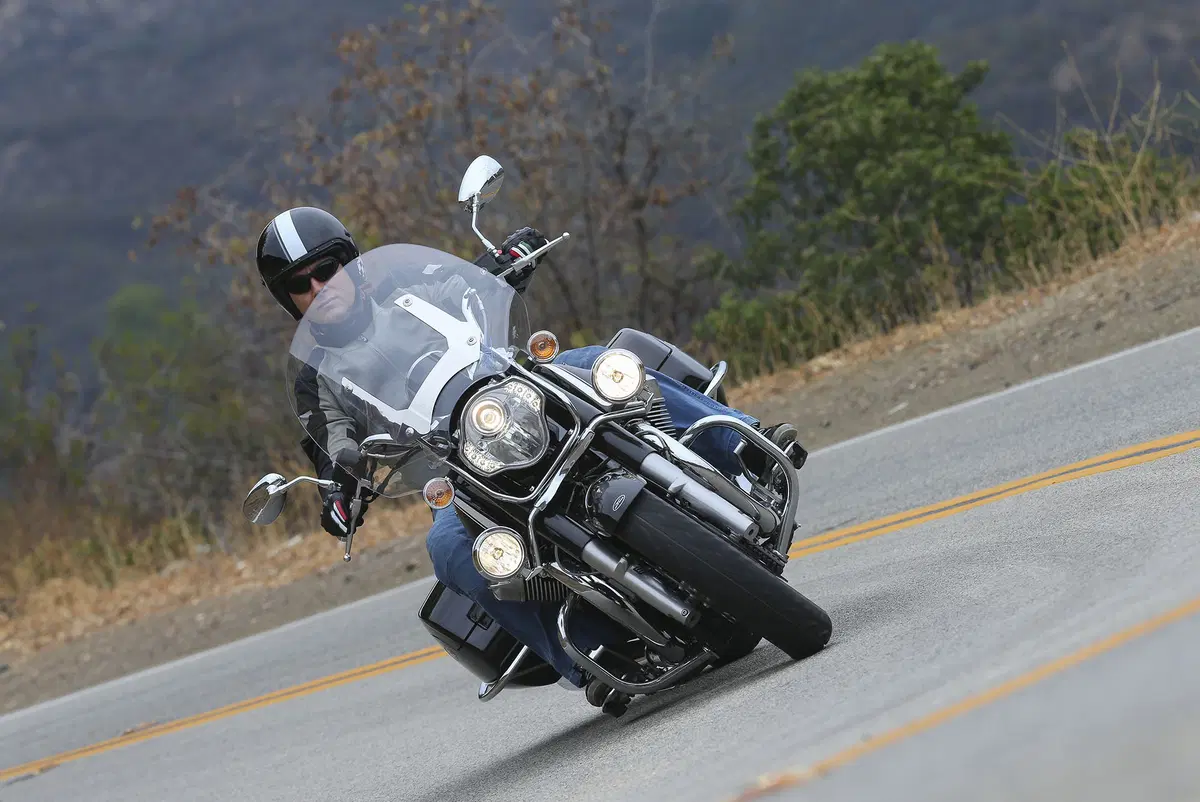 Moto Guzzi California 1400 Touring Custom (2)