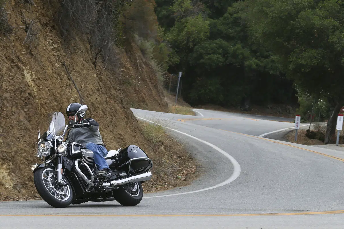 Moto Guzzi California 1400 Touring Custom (4)
