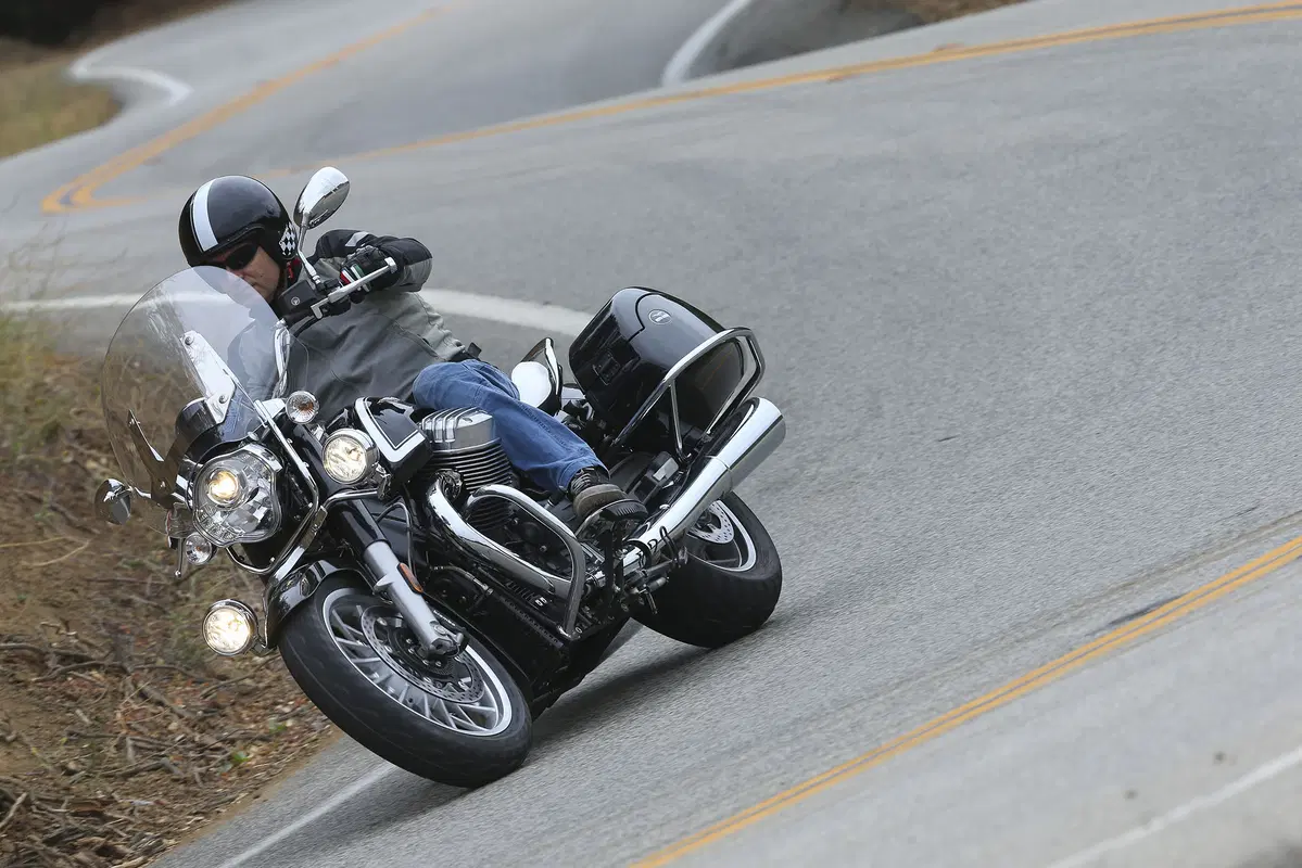 Moto Guzzi California 1400 Touring Custom (6)