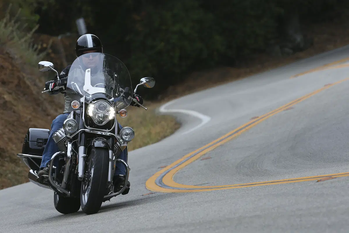 Moto Guzzi California 1400 Touring Custom (15)