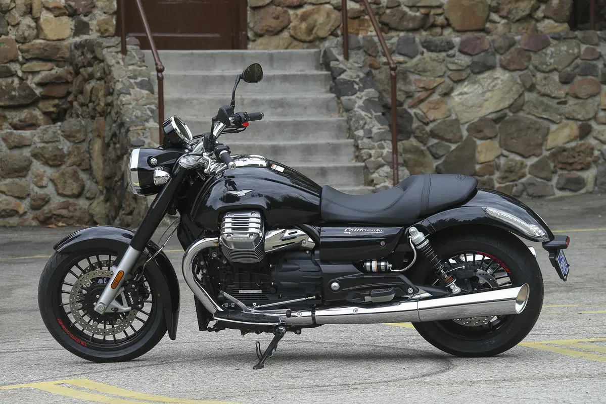 Moto Guzzi California 1400 Touring Custom (22)