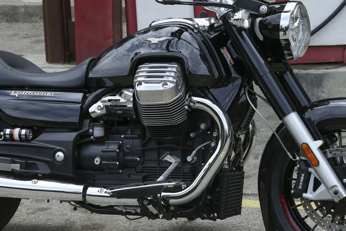 Moto Guzzi California 1400 Touring Custom (37)