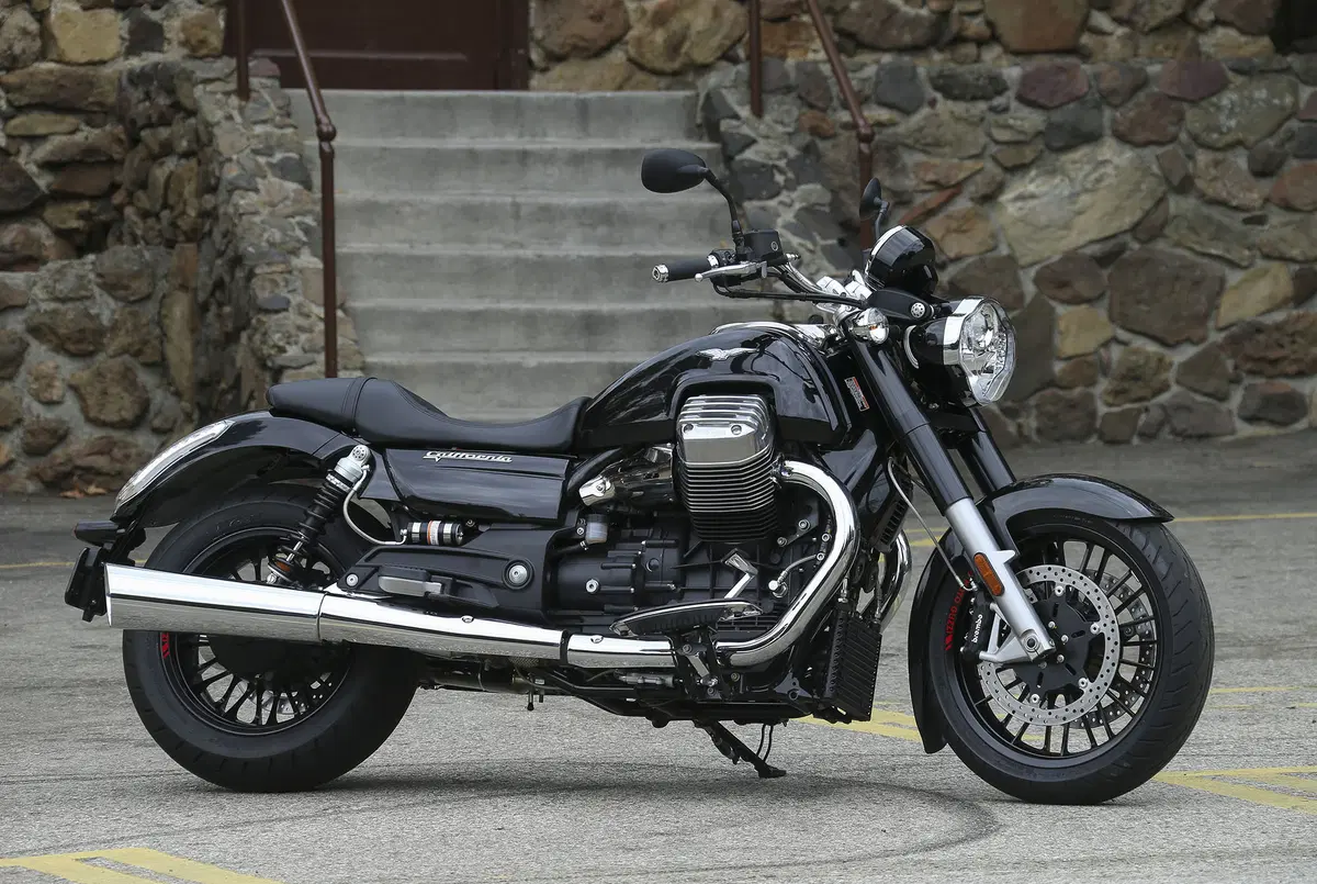 Moto Guzzi California 1400 Touring Custom (26)