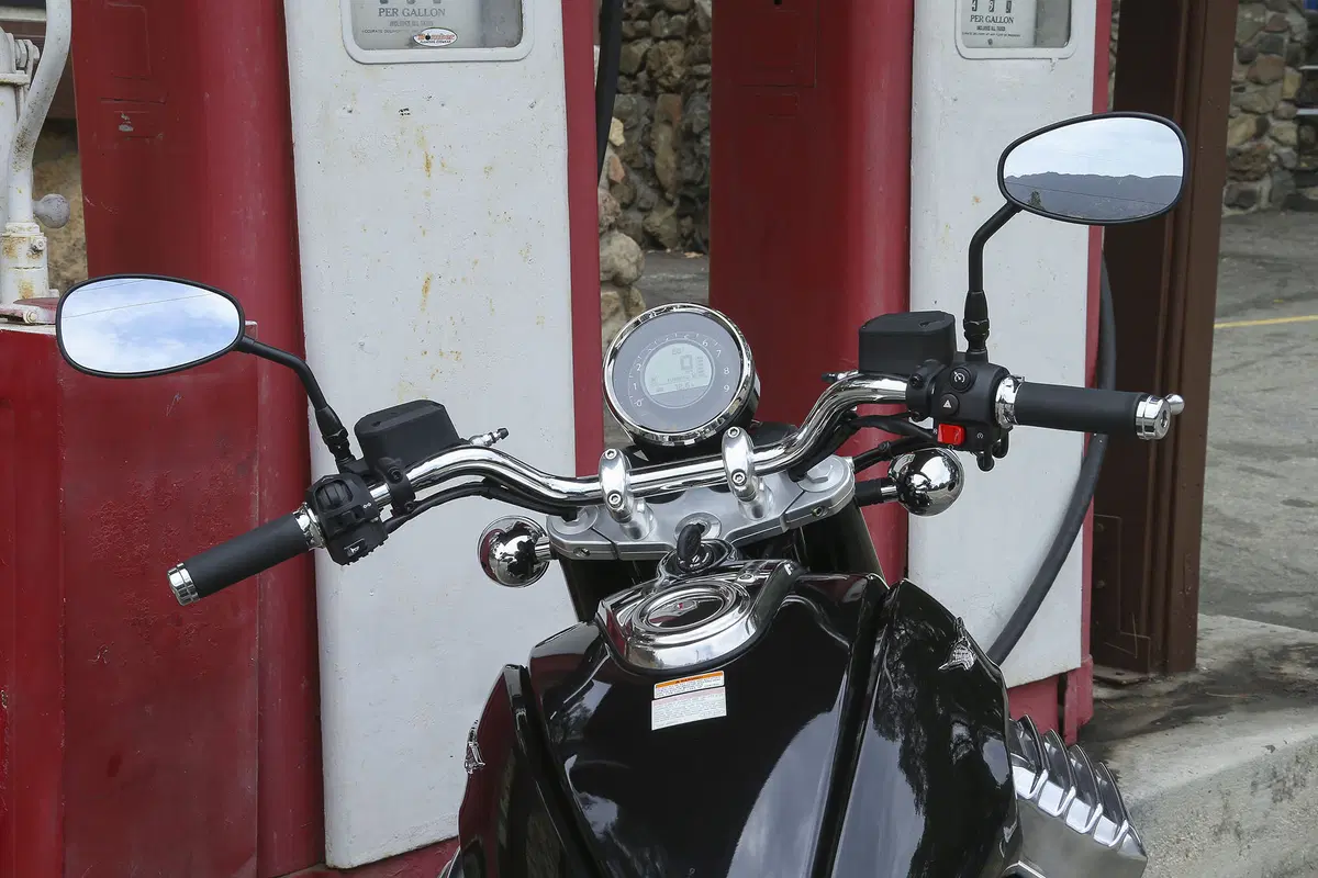 Moto Guzzi California 1400 Touring Custom (39)