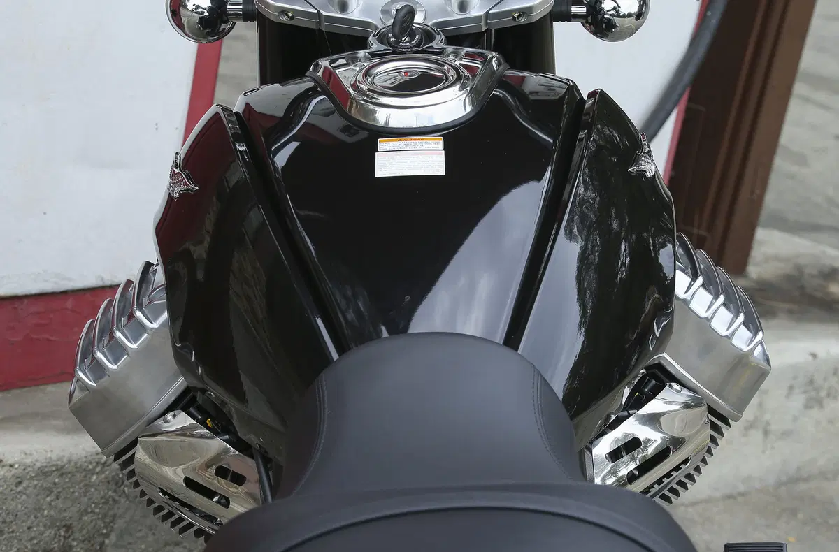 Moto Guzzi California 1400 Touring Custom (40)