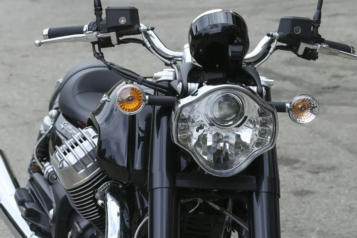 Moto Guzzi California 1400 Touring Custom (42)