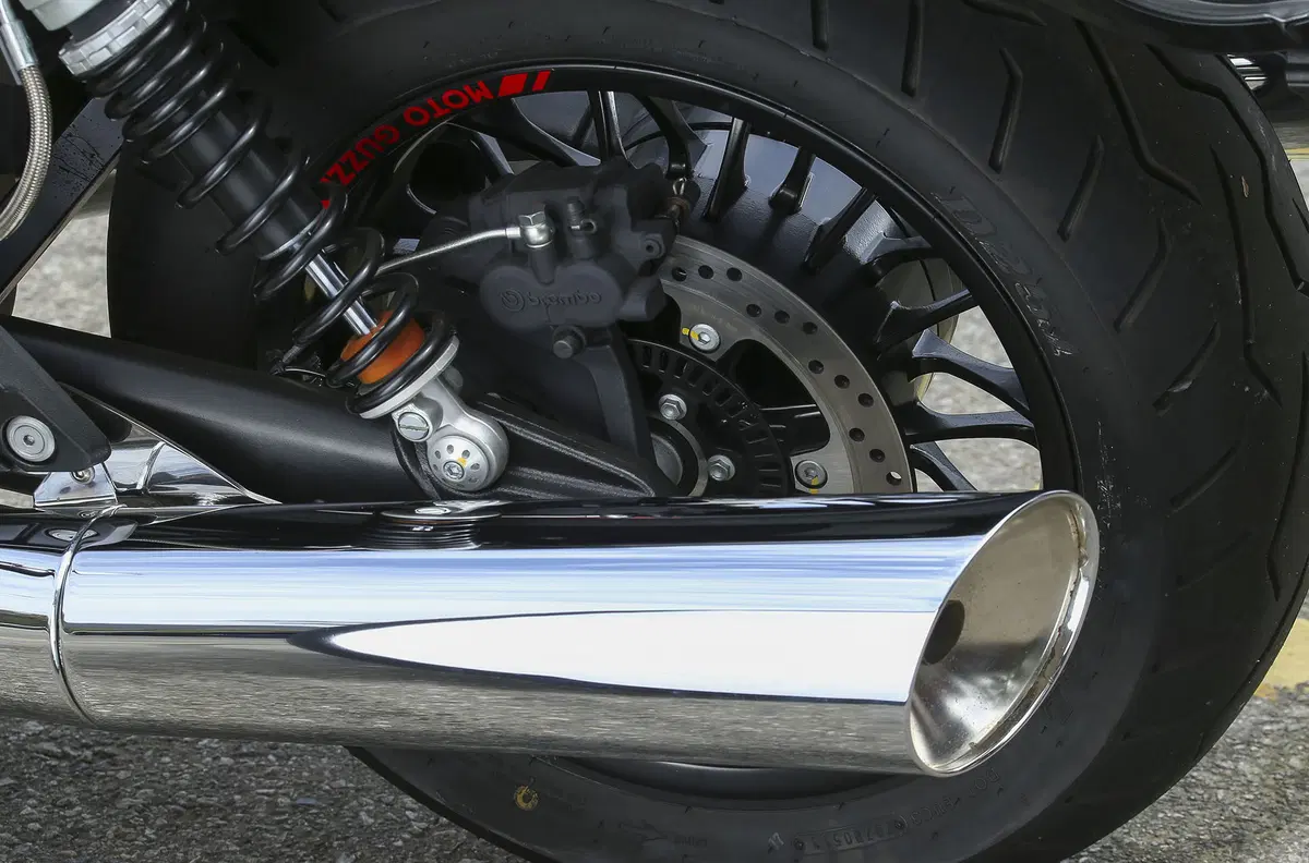 Moto Guzzi California 1400 Touring Custom (45)