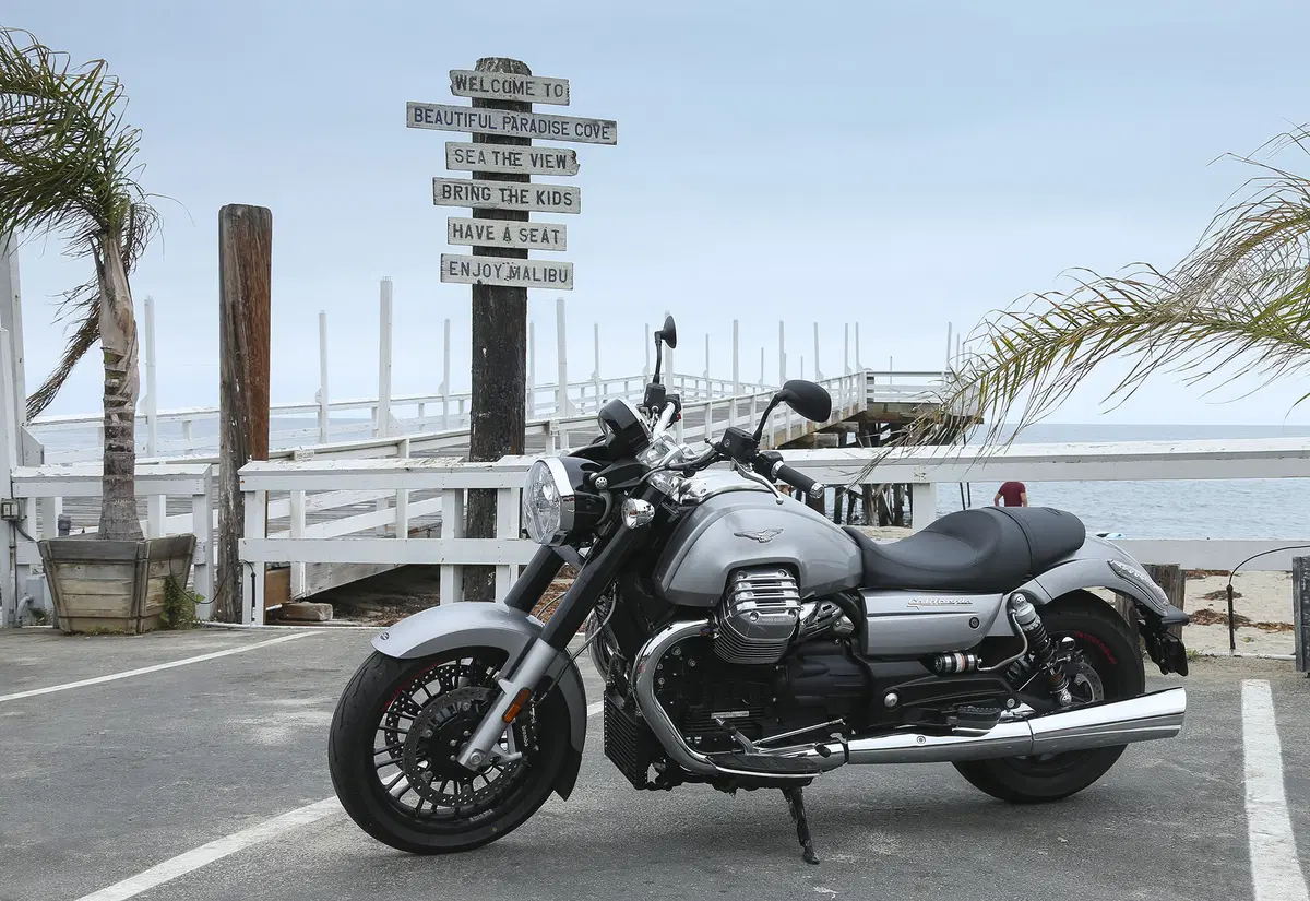 Moto Guzzi California 1400 Touring Custom (32)