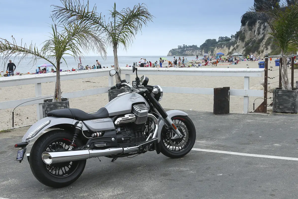 Moto Guzzi California 1400 Touring Custom (33)