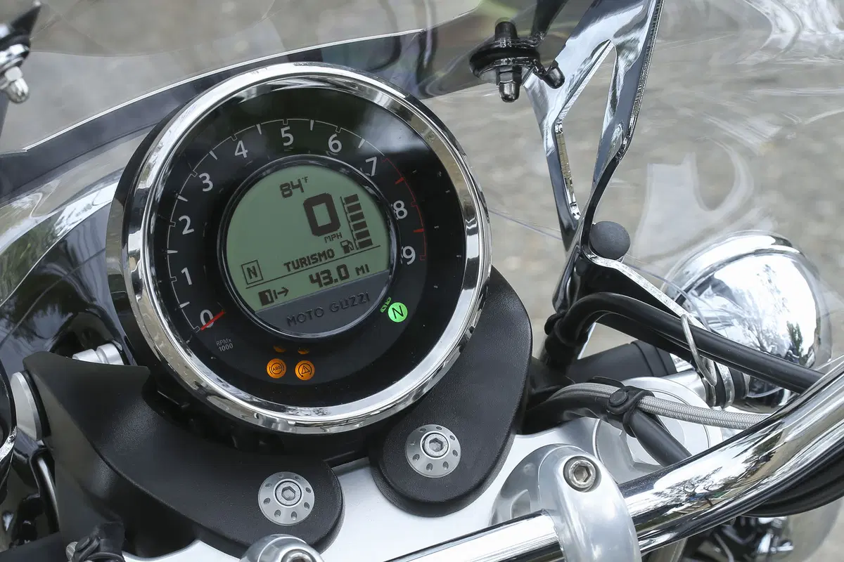 Moto Guzzi California 1400 Touring Custom (55)