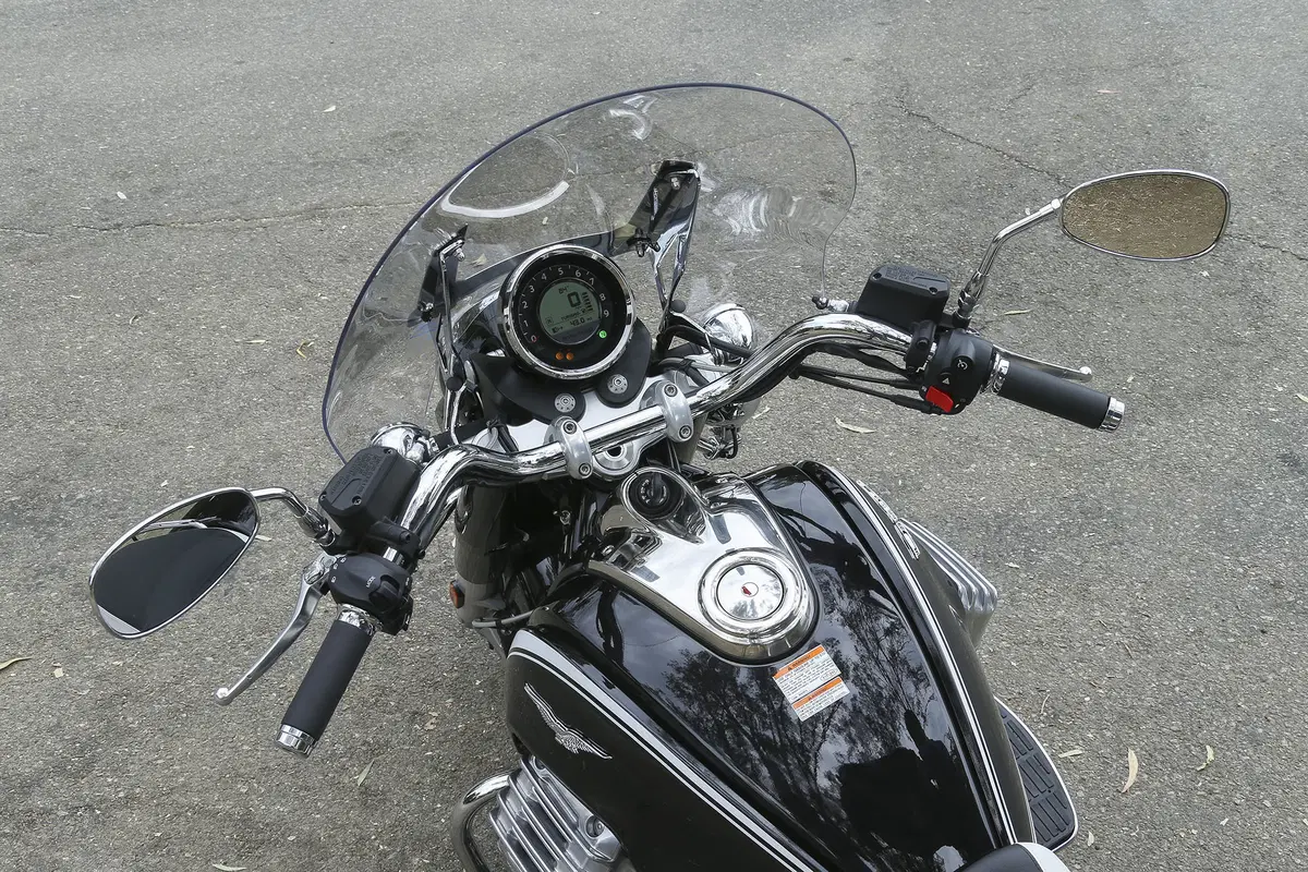 Moto Guzzi California 1400 Touring Custom (60)