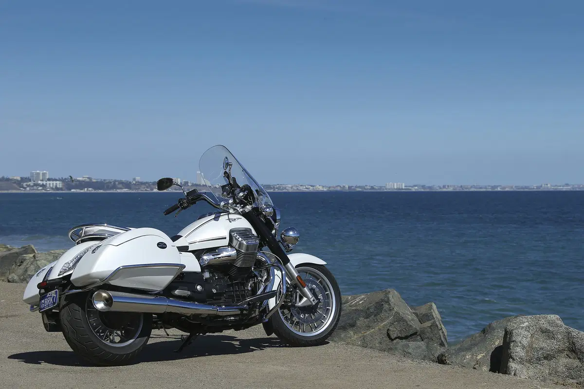 Moto Guzzi California 1400 Touring Custom (49)