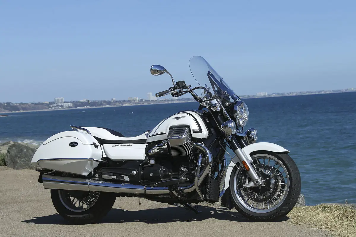 Moto Guzzi California 1400 Touring Custom (50)