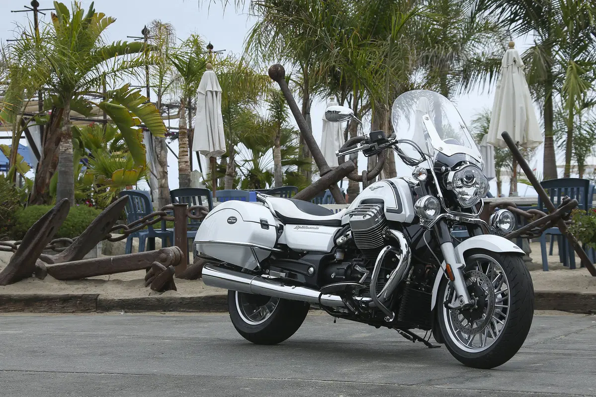 Moto Guzzi California 1400 Touring Custom (52)