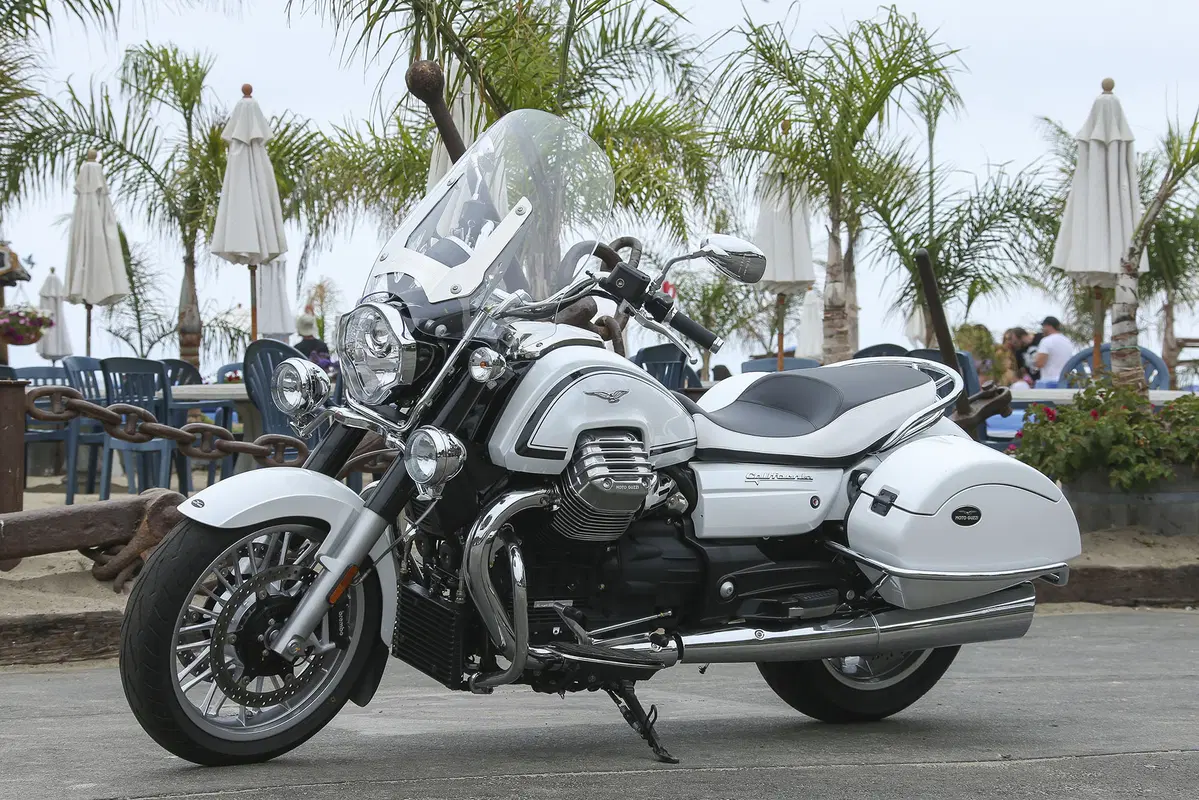Moto Guzzi California 1400 Touring Custom (54)
