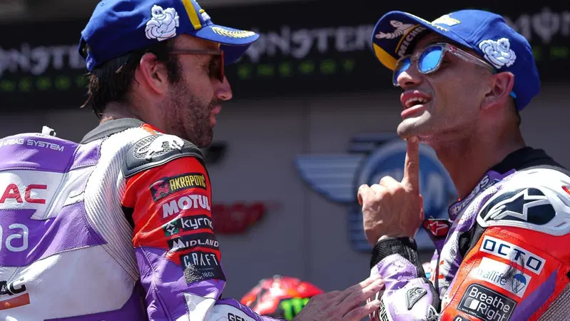 MotoGP 2022. GP di Catalunya, Jorge Martin e Johann Zarco commentano l'incredibile errore di Aleix Espargaro