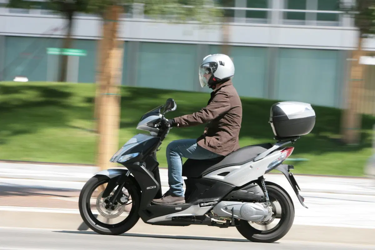KYMCO Agility R16 Plus, 50 e 200. Colorazioni e prezzi (2)
