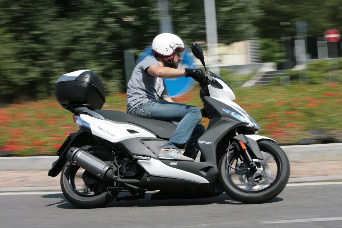 KYMCO Agility R16 Plus, 50 e 200. Colorazioni e prezzi (3)