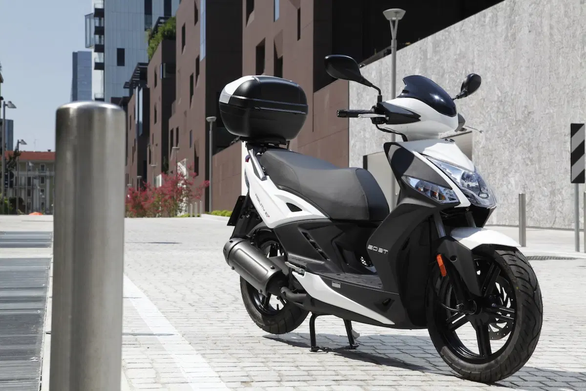 KYMCO Agility R16 Plus, 50 e 200. Colorazioni e prezzi (4)