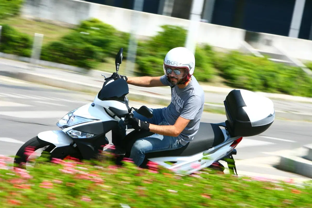 KYMCO Agility R16 Plus, 50 e 200. Colorazioni e prezzi
